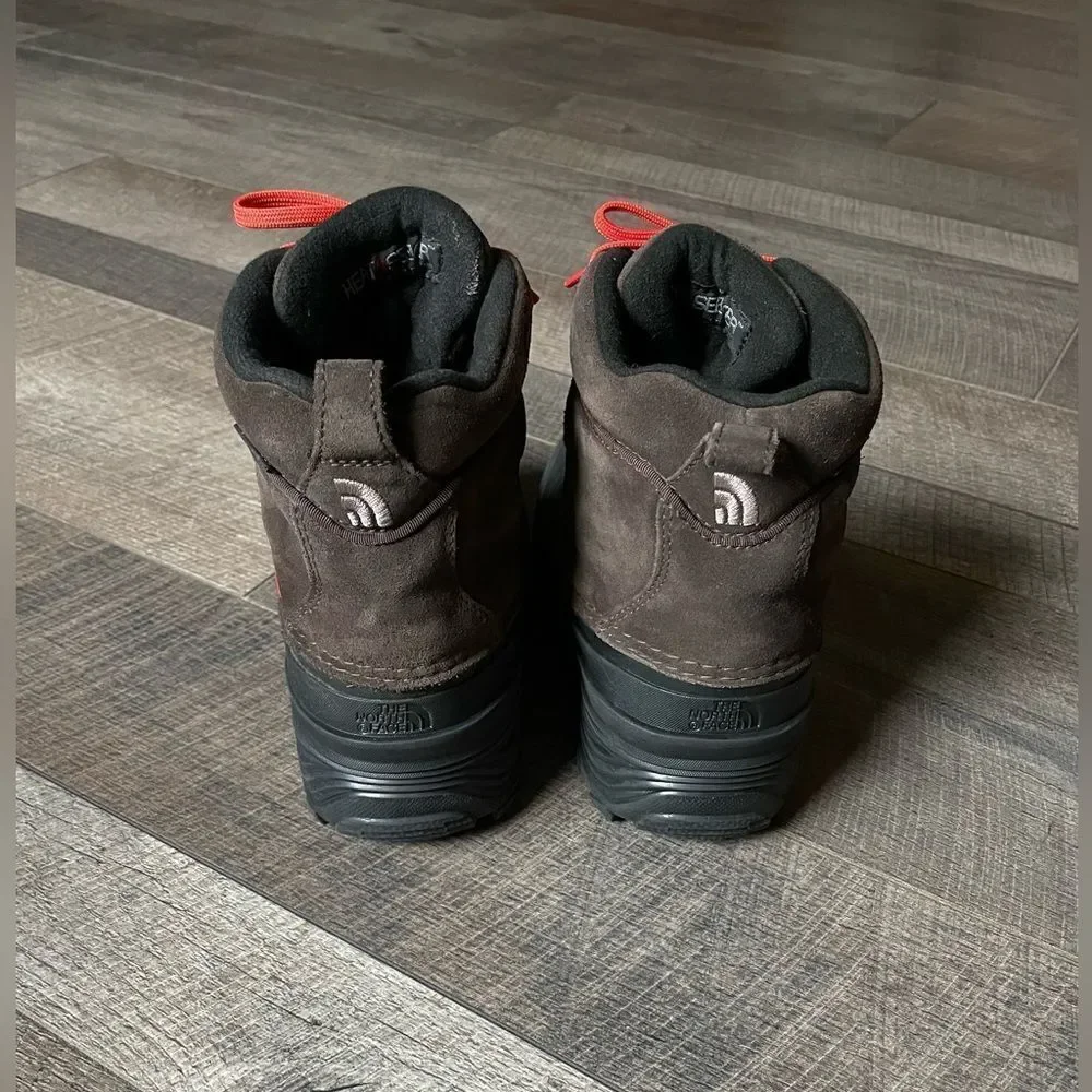 Like New! The North Face, Youth, Chilkat Lace II, Insulated Boots. Size 3.